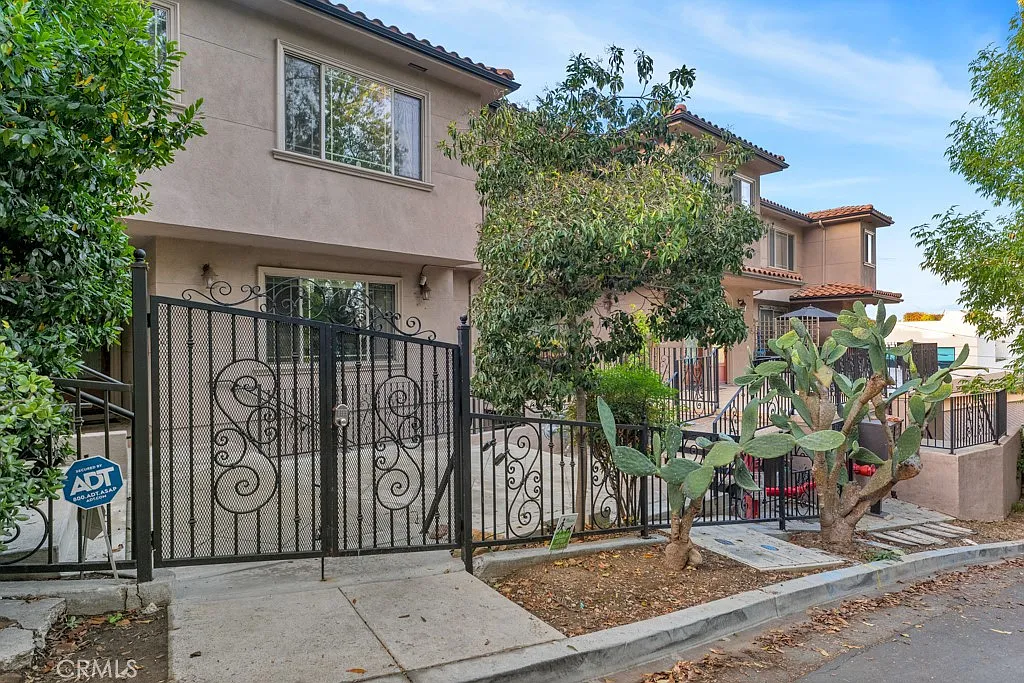 3 bed, 1660 sqft, $4,950 — Photo 4