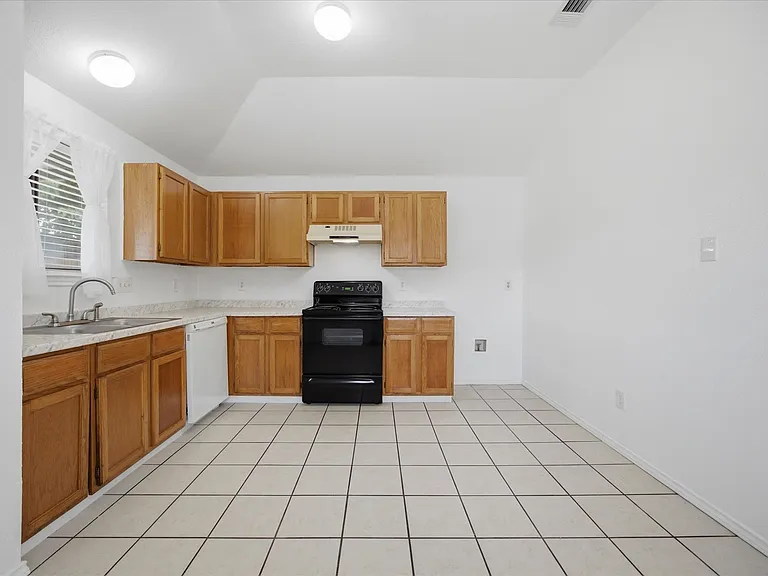 2311 Jamie Dr #2311 — Photo 8