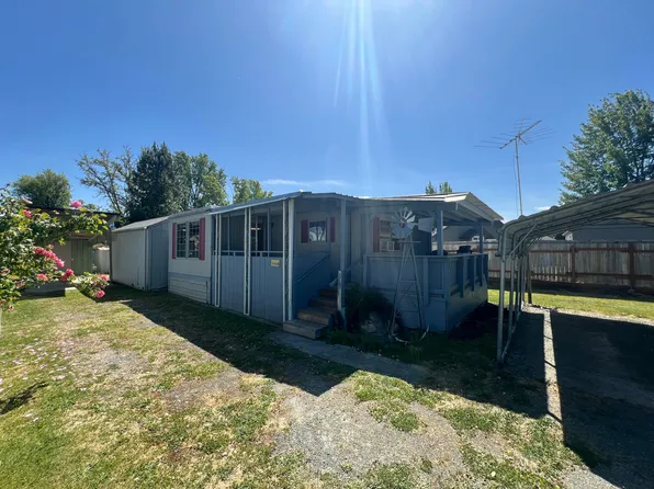 1484 Raydean Dr Space B, Grants Pass, OR 97527