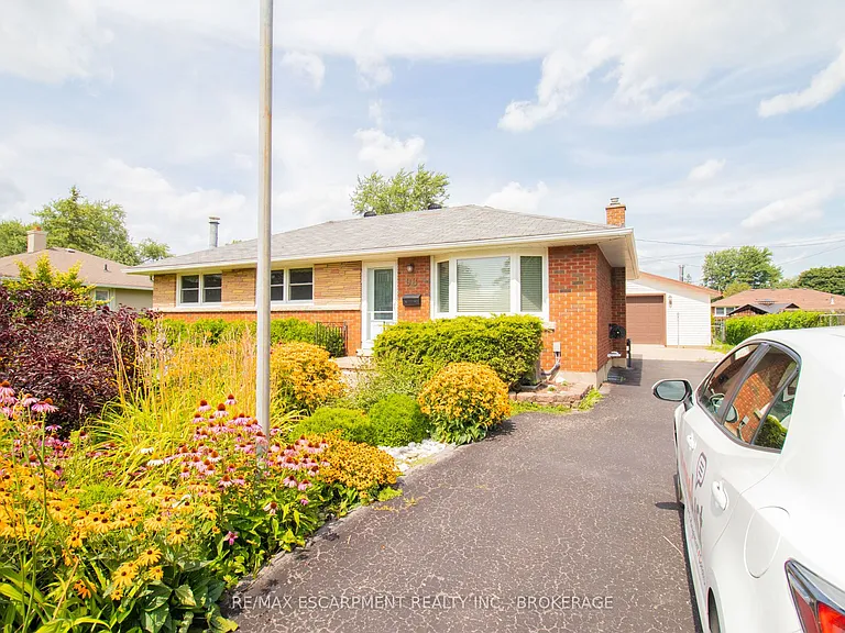 98 James St E #1 — Photo 1