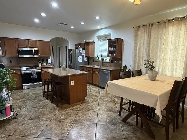 4521 W Magdalena Ln — Photo 5