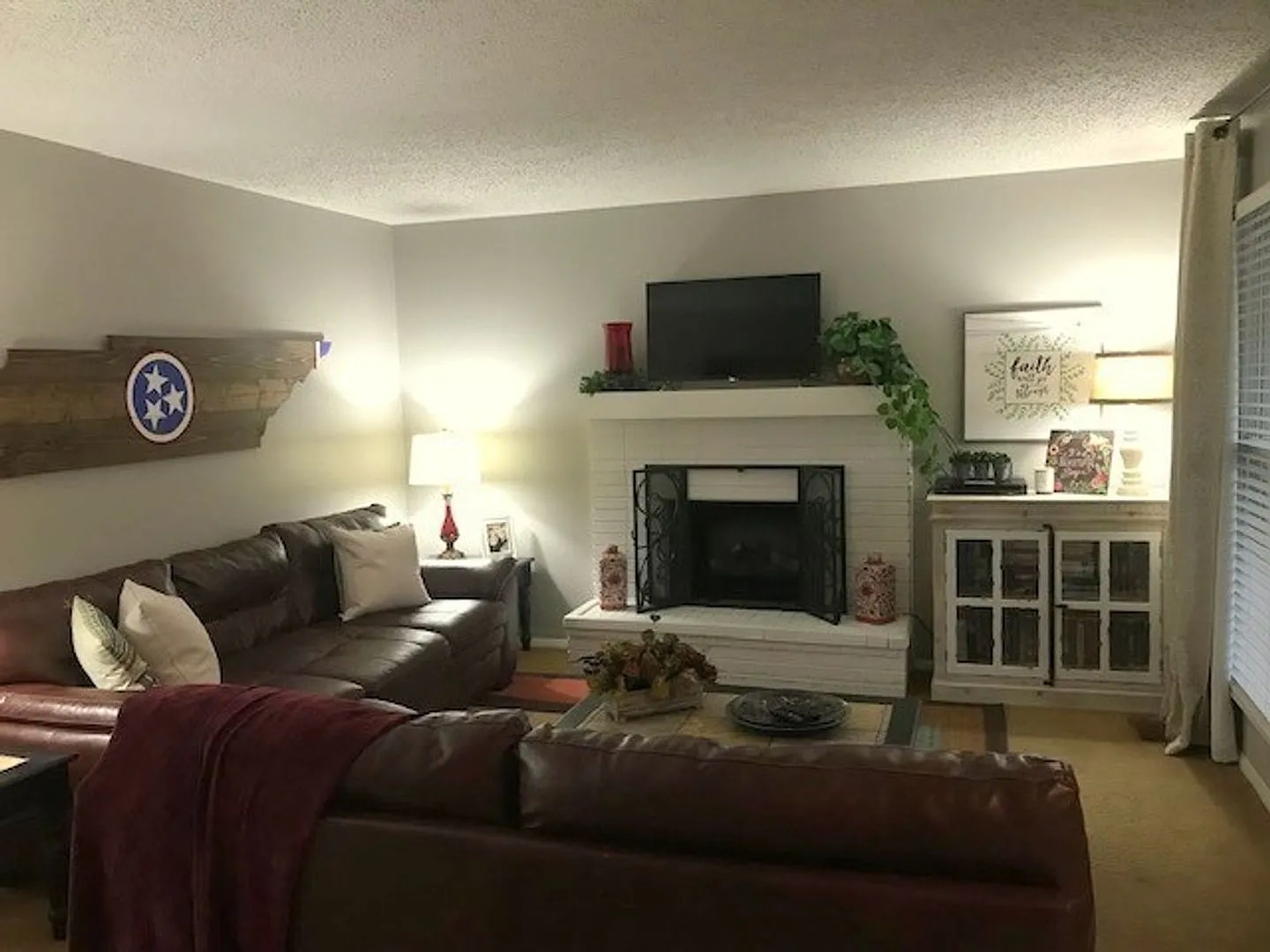 Home with Large Yard, Triple Rockvale — Photo 3