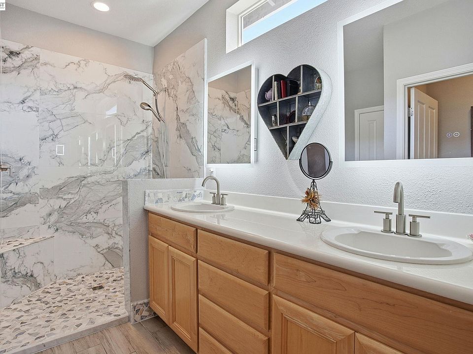 1st image of 1048 Diamante Dr