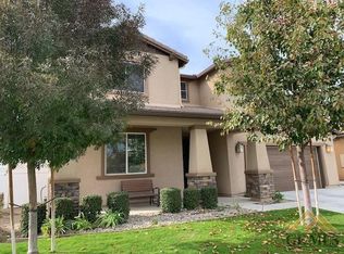 35 White Alder Dr, Bakersfield, CA 93314