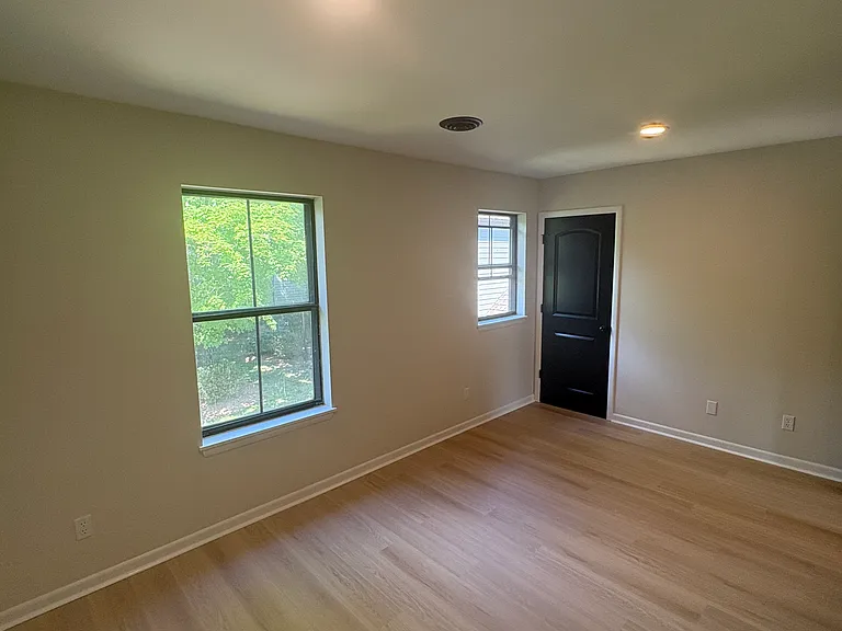 738 Merion Grn — Photo 15
