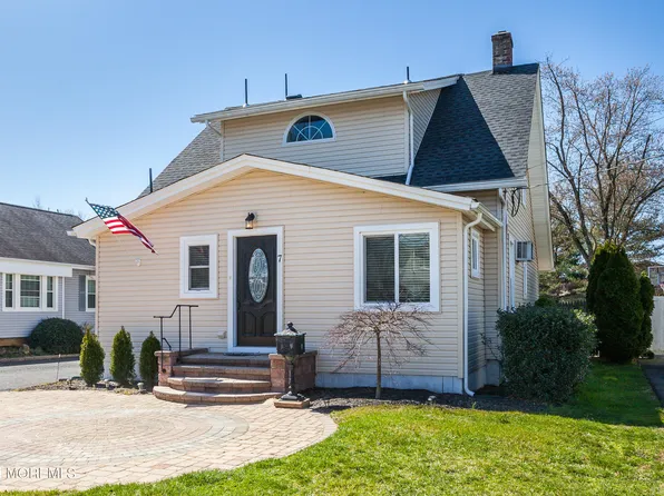 7 Park Avenue, Englishtown, NJ 07726