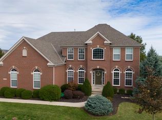 7586 Foxchase Dr, West Chester, OH 45069