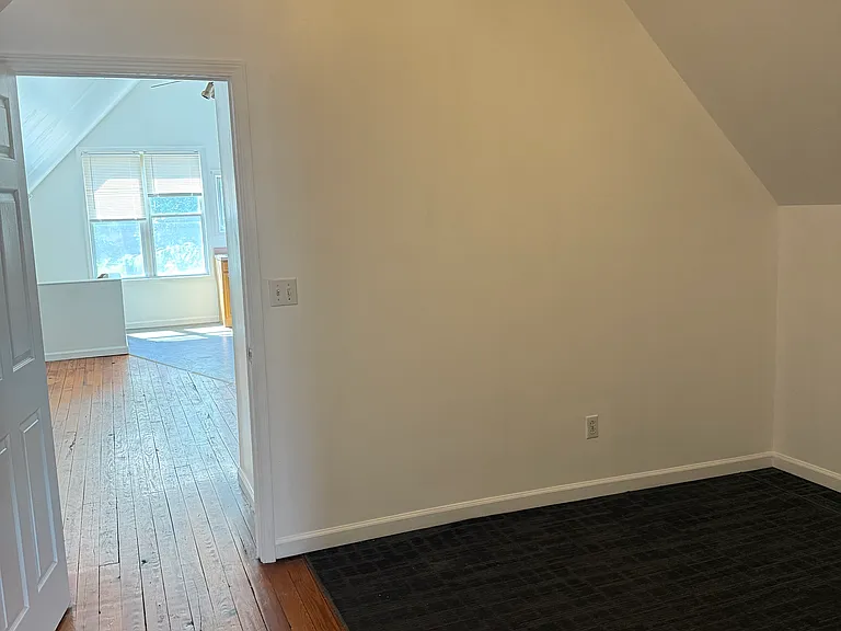 613-15 Kirkland St — Photo 7