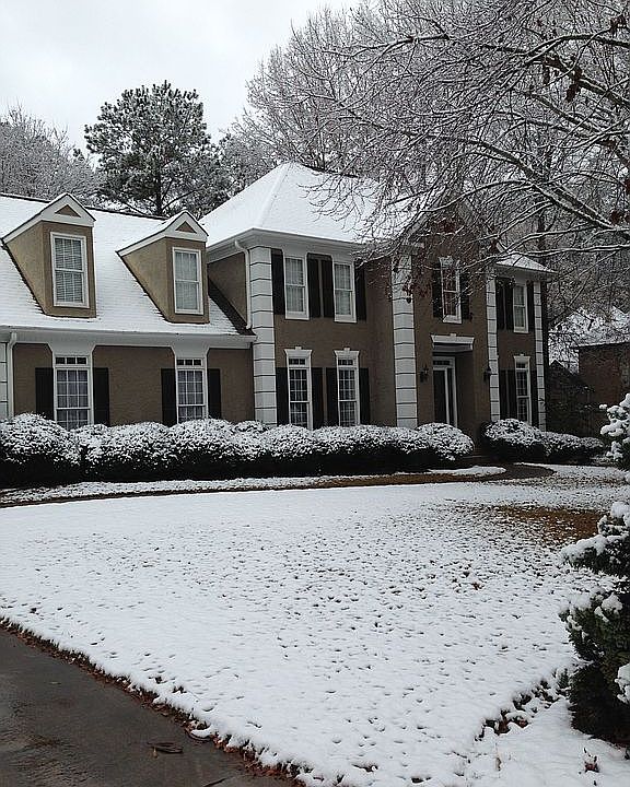 2nd image of 600 Lakewood Ln