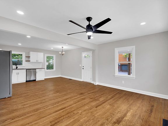 3rd image of 107 High Valley Blvd