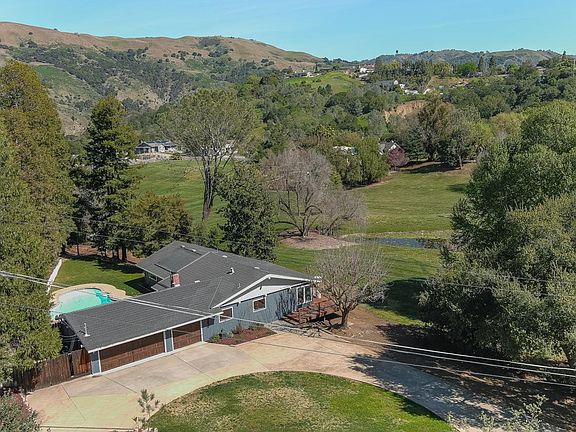 3rd image of 17080 Copper Hill Dr