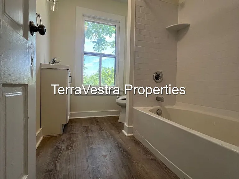 41-43 East Ave — Photo 17