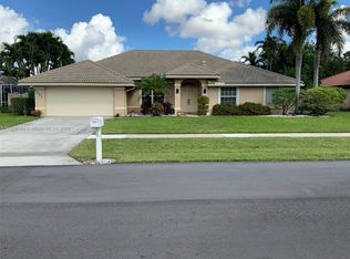 2086 Portland Ave, Wellington, FL 33414