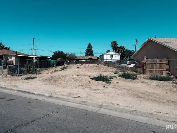 218 S Brown St, Bakersfield, CA 93307