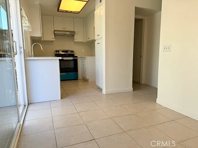 775 Hampshire Ln — Photo 5