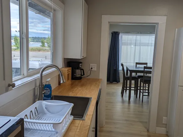 1615 Charleston Beach Rd W, Bremerton, WA 98312