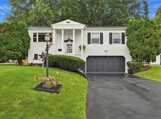 1369 Wakefield Dr, Hermitage, PA 16148