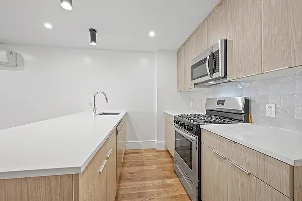 Rented by Cooper & Cooper Real Estate | media 11