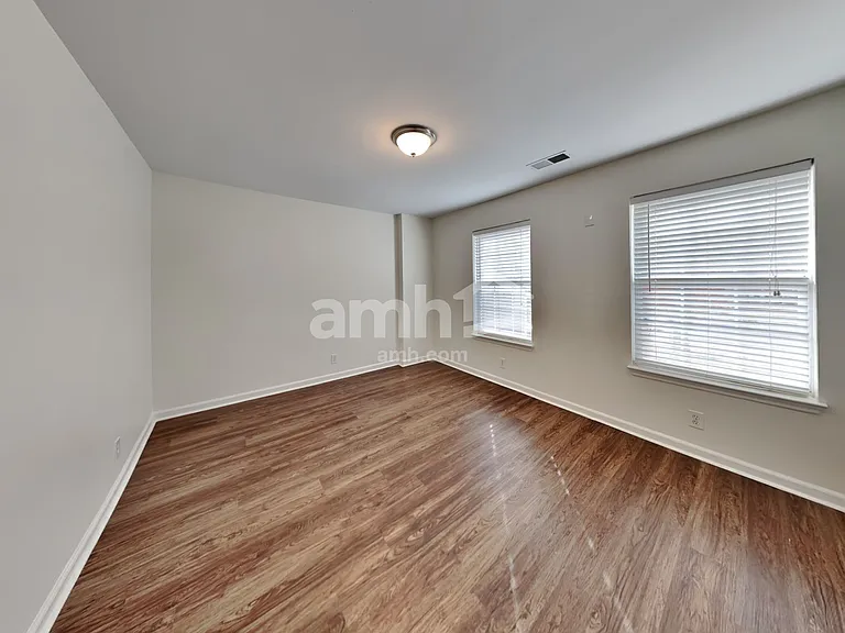1502 Halifax Dr — Photo 23