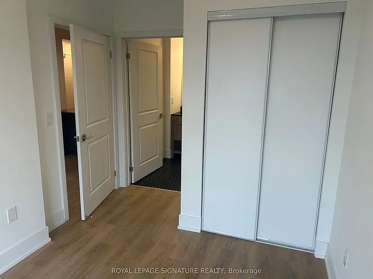 206 King St W #501 — Photo 11