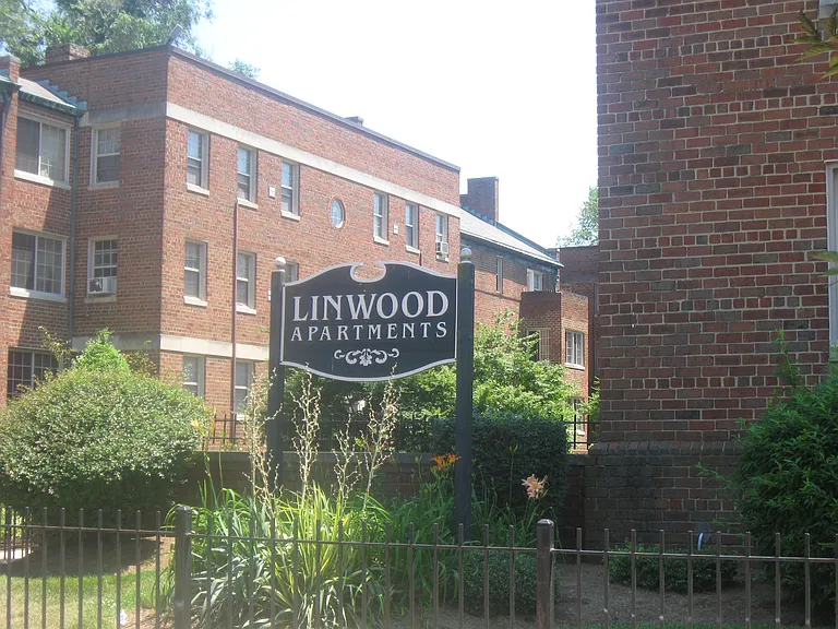 1827 P St SE — Photo 2