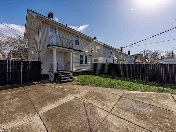 3rd image of 3586 W 120th St