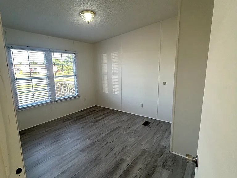 441 Cattail Ct — Photo 11