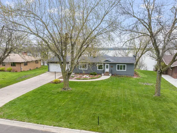 1837 Knollwood Dr, Fairmont, MN 56031