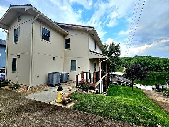 3rd image of 1182 & 1233 Oval Rd