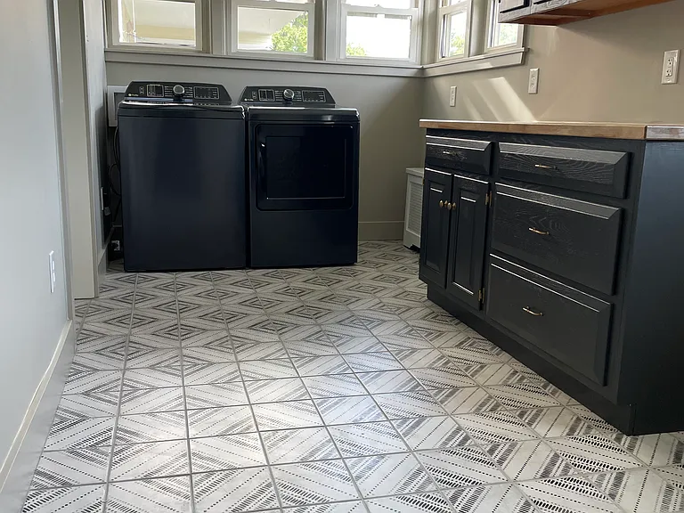 106 W Caracas Ave — Photo 12
