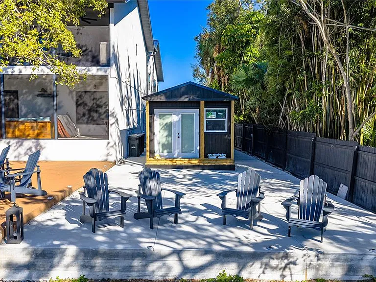 2500 Monterey St — Photo 32