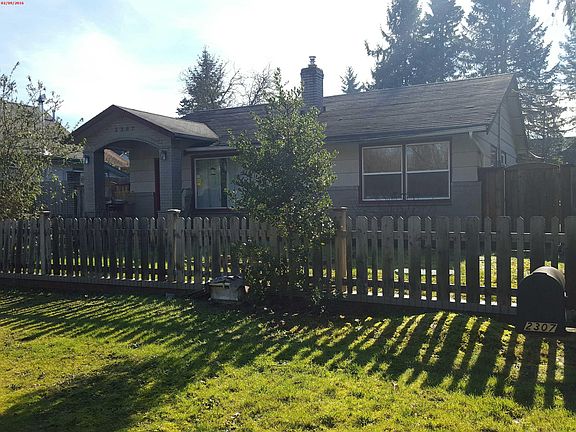 3rd image of 2307 Thurston Ave NE