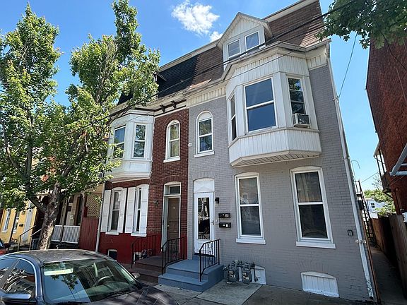 3rd image of 332 W North St