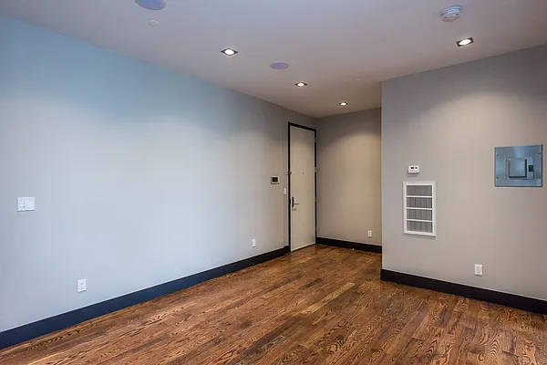Rented by Nooklyn NYC LLC | media 21