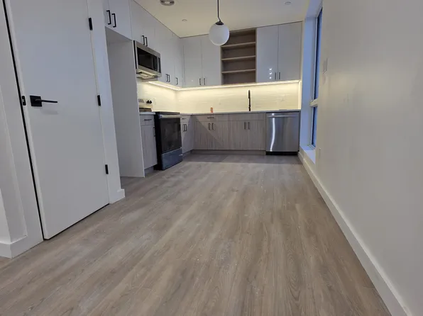 313 Linden Street image 1 of 10