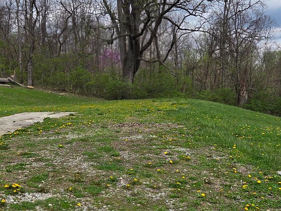 3rd image of 6593 Lawrenceburg Rd