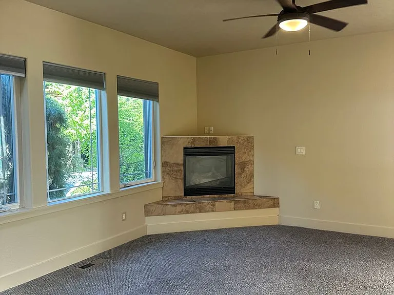20159 Merriewood Ln — Photo 3