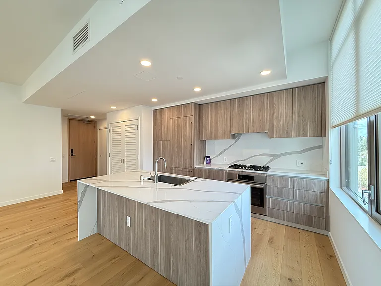 10232 NE 10th St #909 — Photo 6