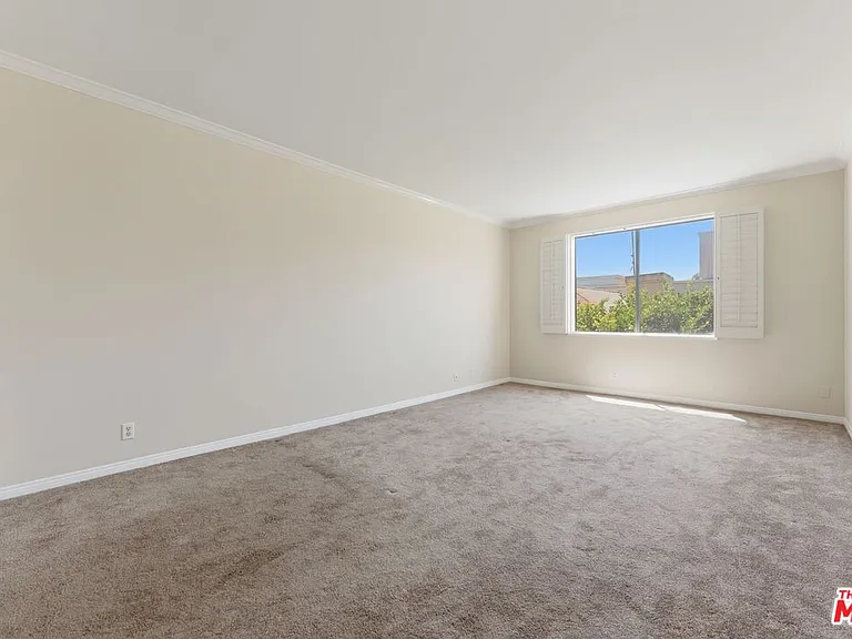 1315 Roxbury Dr #201 — Photo 18