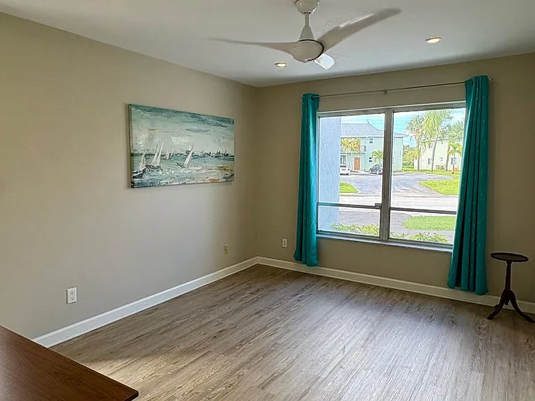 974 NW Spruce Ridge Dr #3 — Photo 8
