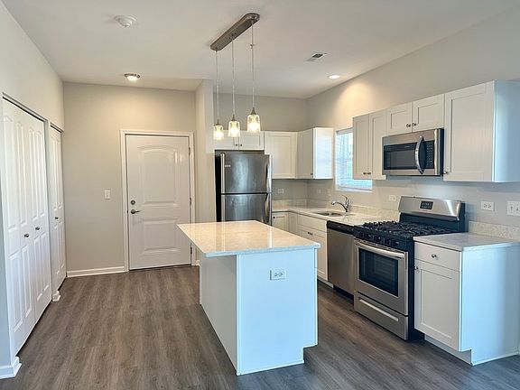 2nd image of 853 E Main St Unit 2B