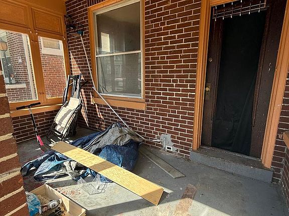 5th image of 2638 Lexington St