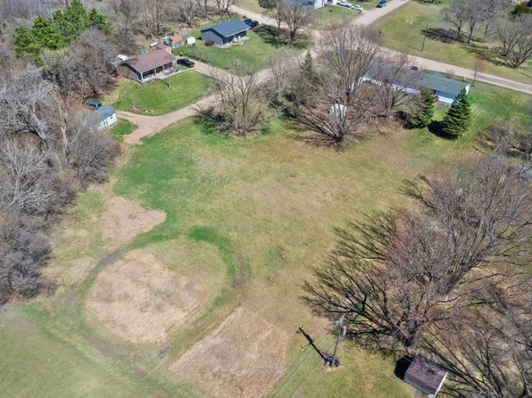 E 9th St, Starbuck, MN 56381