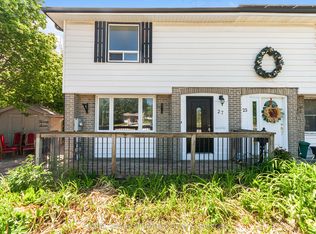 27 Daphne Cres, Barrie, ON L4M 2Y7