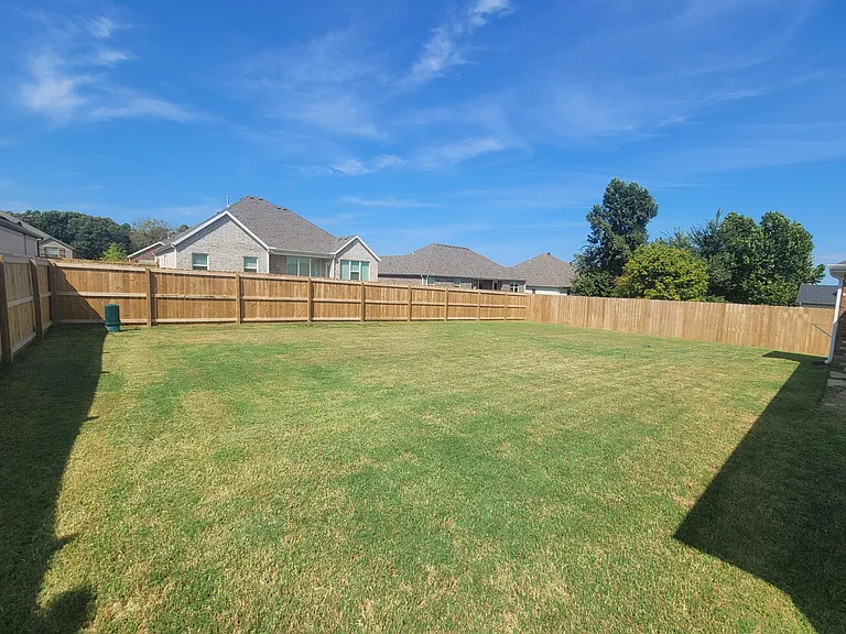 1563 N Pershing St — Photo 2