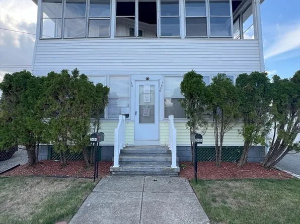 1464 Newport Ave, Pawtucket, RI 02861