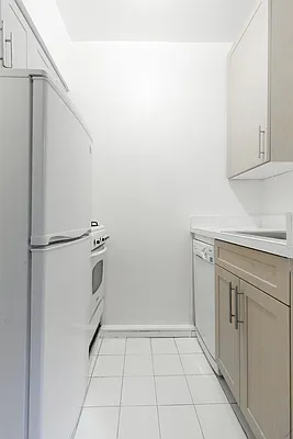 Rented by Stonehenge NYC LLC | media 11