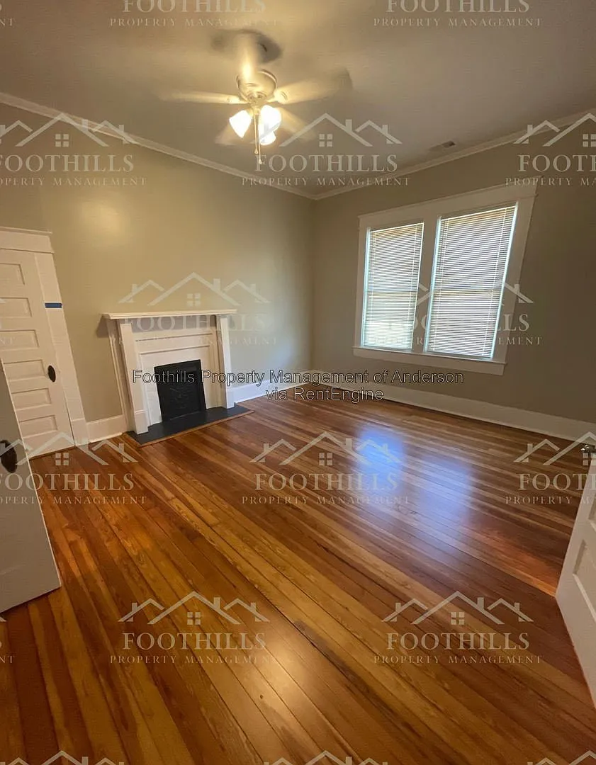 2 bed, 1.0 bath, $1,250 — Photo 2