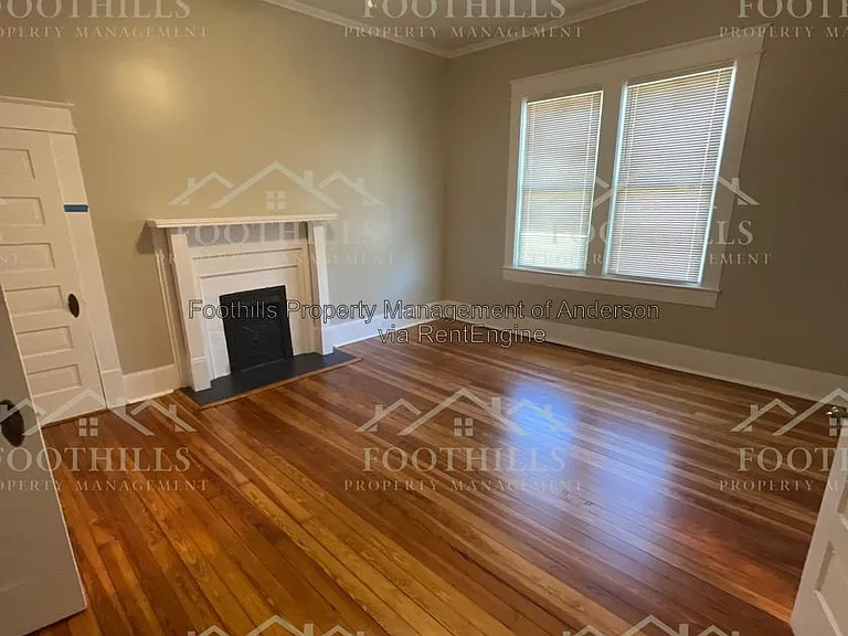 120 Anderson Ave #C — Photo 2