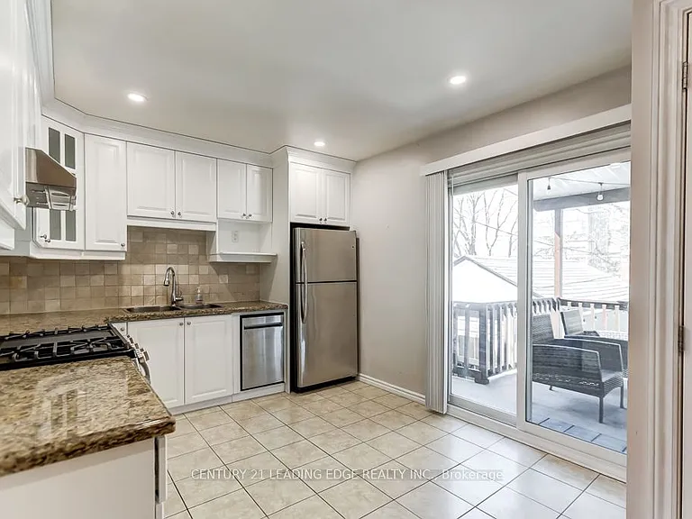 26 Grandville Ave — Photo 12